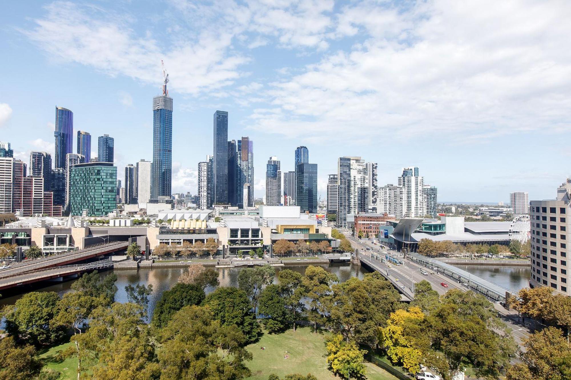 Apartment Flinders Street Simplicity Overlooking The Yarra Melbourne