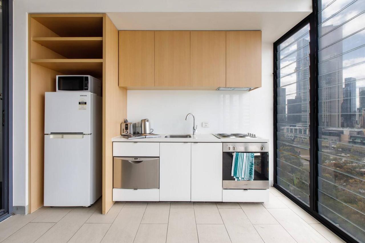 Apartment Flinders Street Simplicity Overlooking The Yarra *