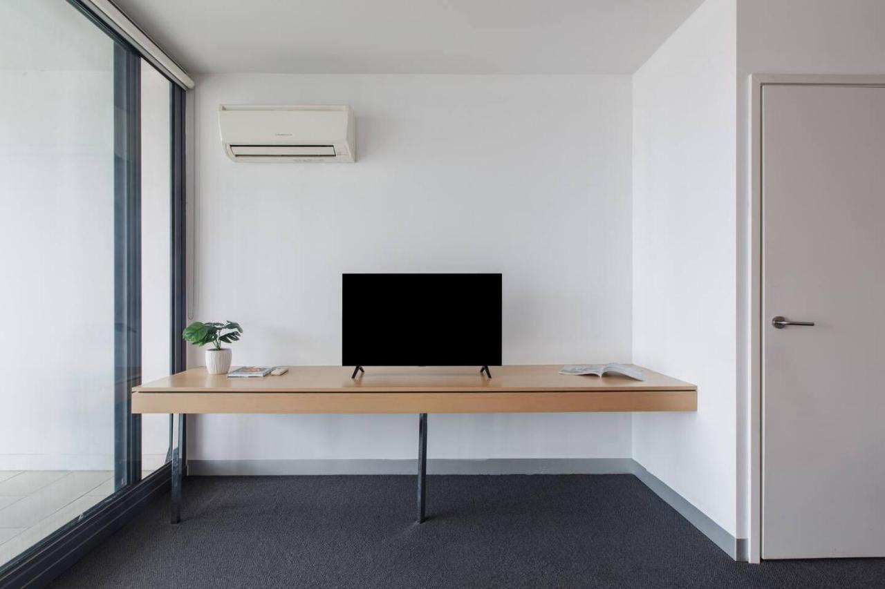 Apartment Flinders Street Simplicity Overlooking The Yarra