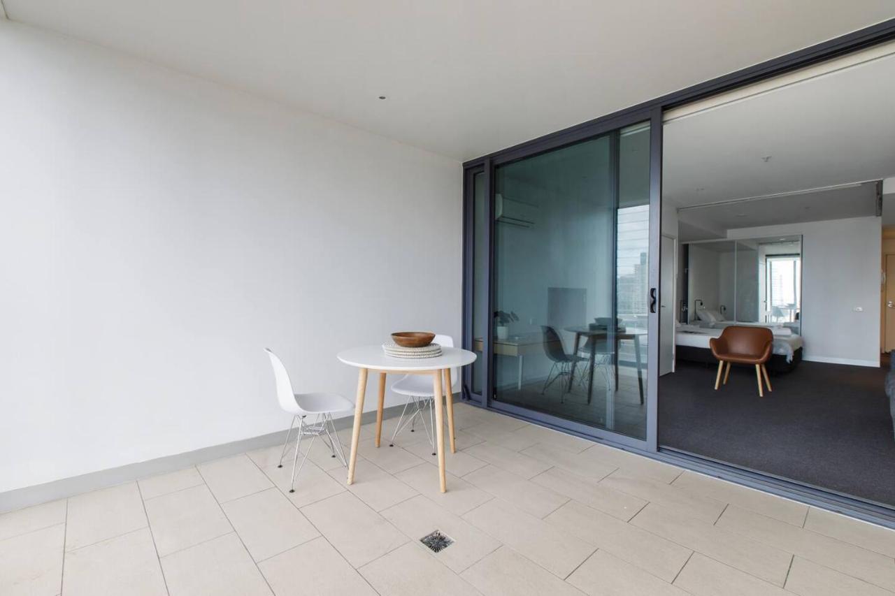 Flinders Street Simplicity Overlooking The Yarra *