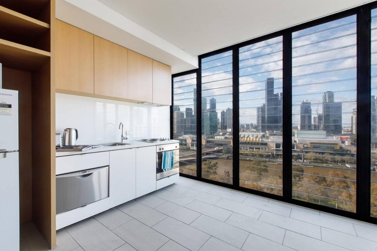 Flinders Street Simplicity Overlooking The Yarra Apartment *