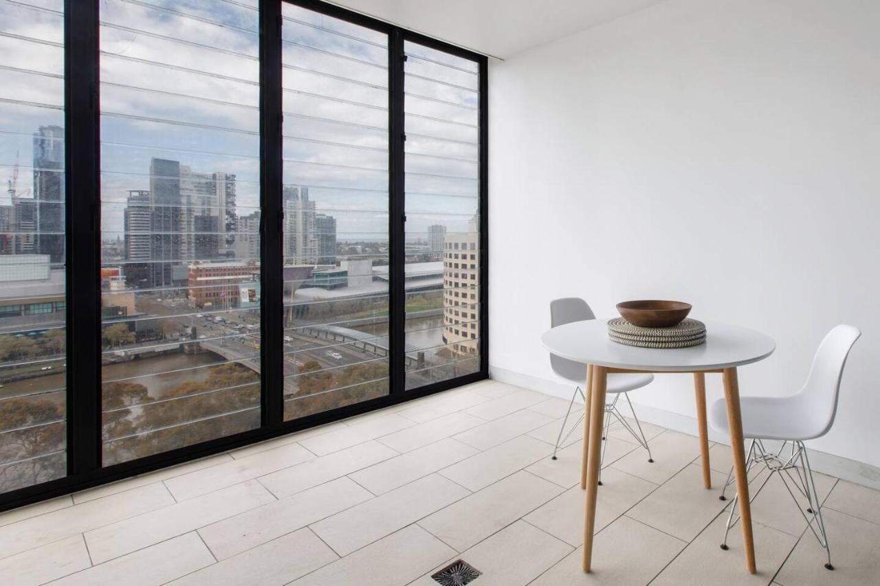 Apartment Flinders Street Simplicity Overlooking The Yarra *