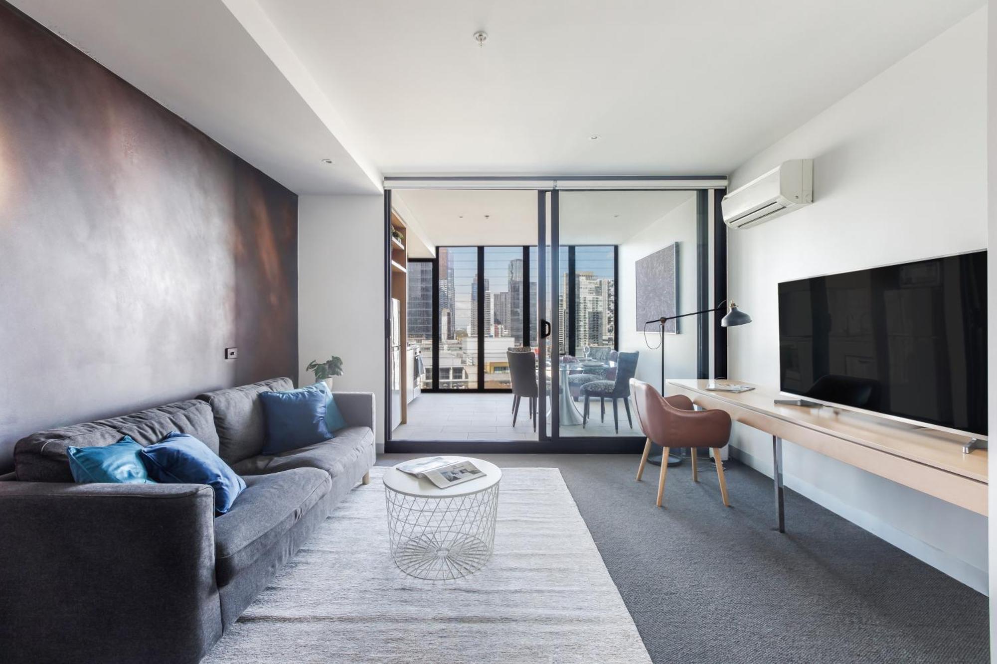 Flinders Street Simplicity Overlooking The Yarra *