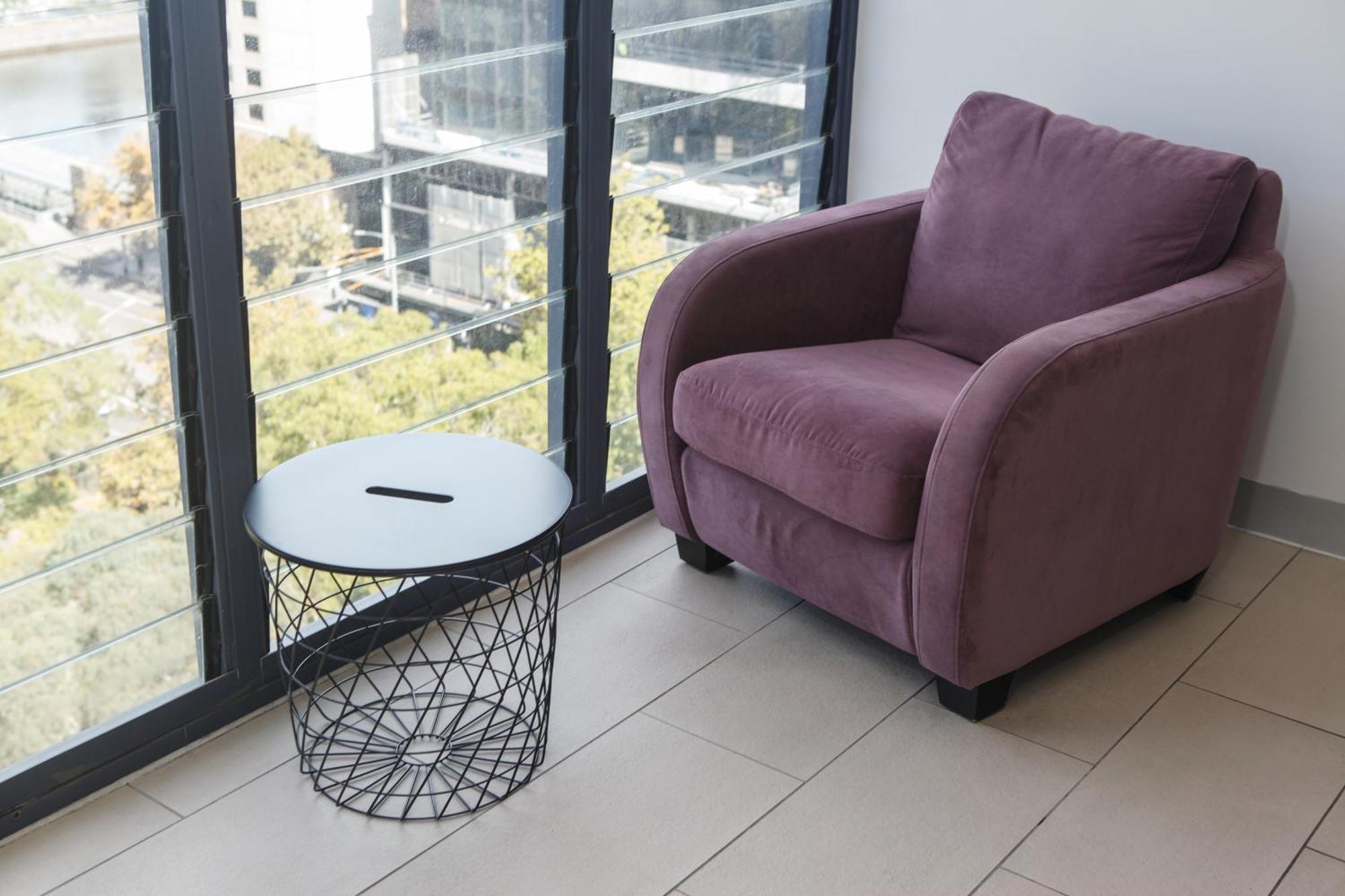 Flinders Street Simplicity Overlooking The Yarra Apartment *