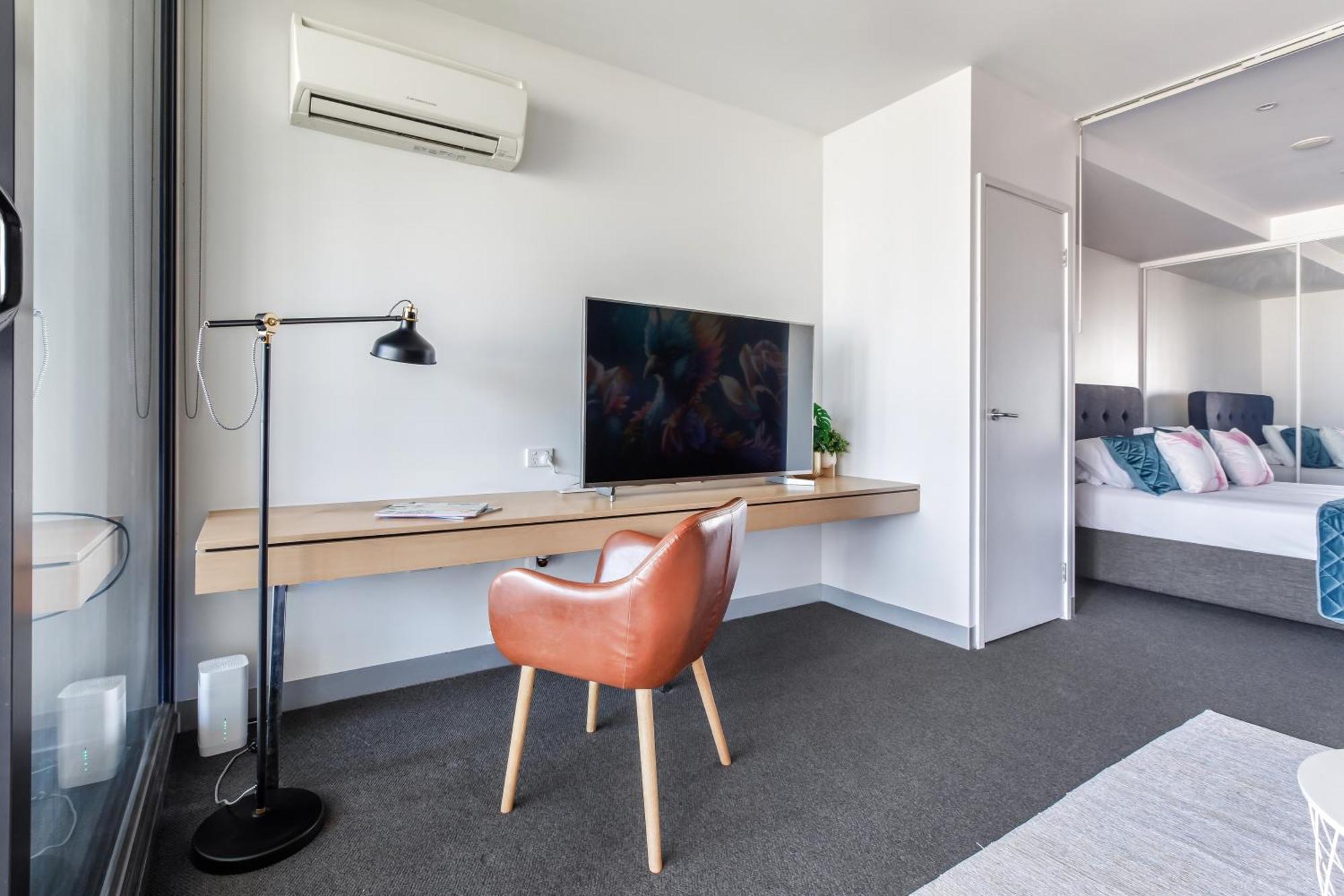 Apartment Flinders Street Simplicity Overlooking The Yarra