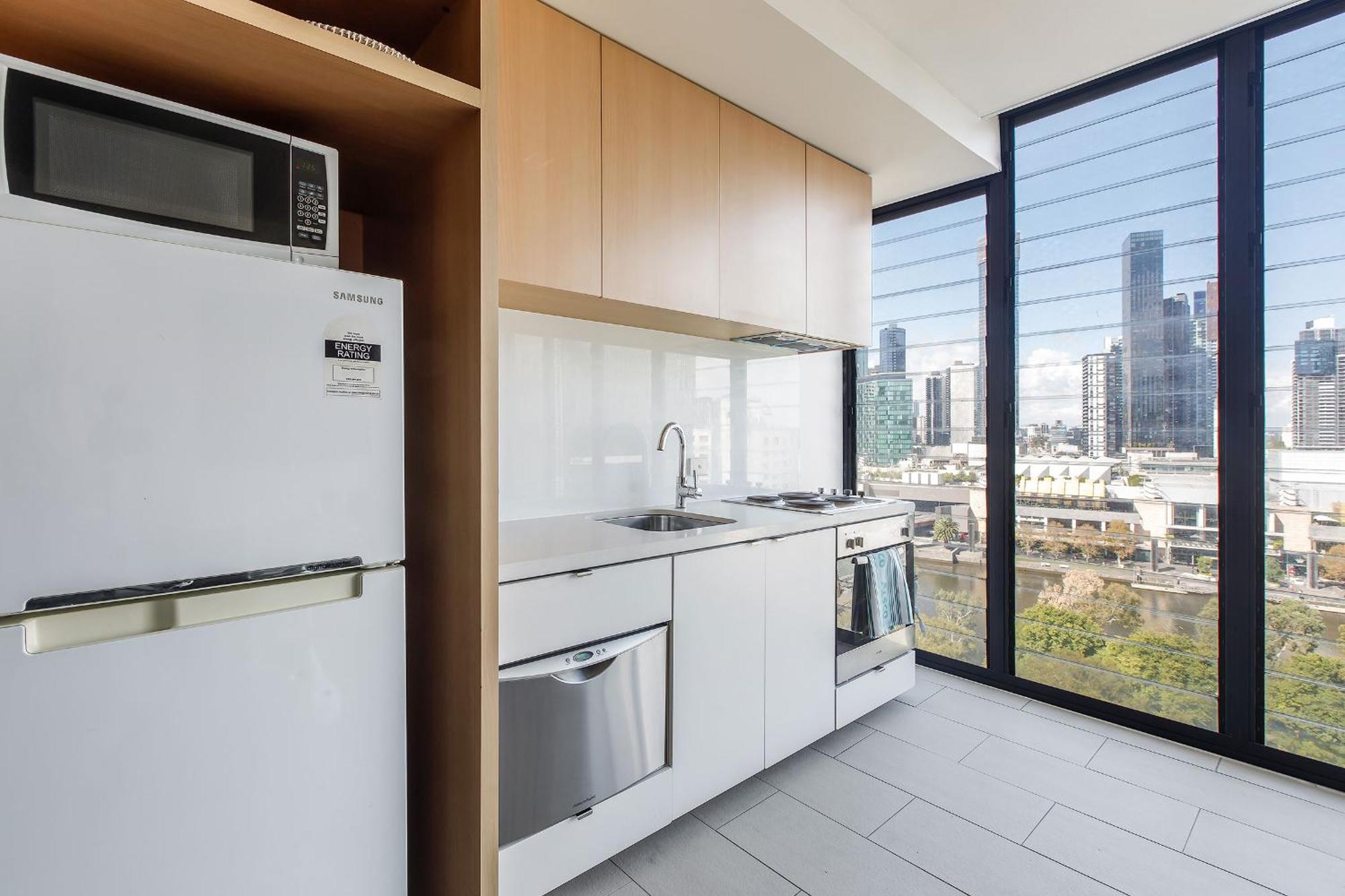 Flinders Street Simplicity Overlooking The Yarra Apartment *